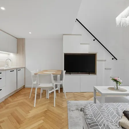 Moderny Prezidentsky Vedla Palaca S Vyhladom 公寓