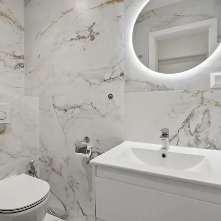 Moderny Prezidentsky Vedla Palaca S Vyhladom アパート *