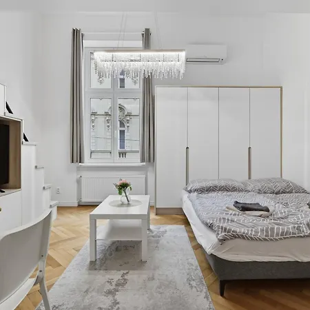 Homestay szállás Moderny Prezidentsky Vedla Palaca S Vyhladom *